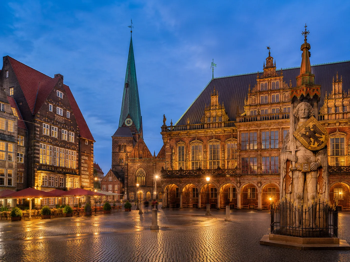 Historischer Marktplatz in Braunschweig bei Dämmerung